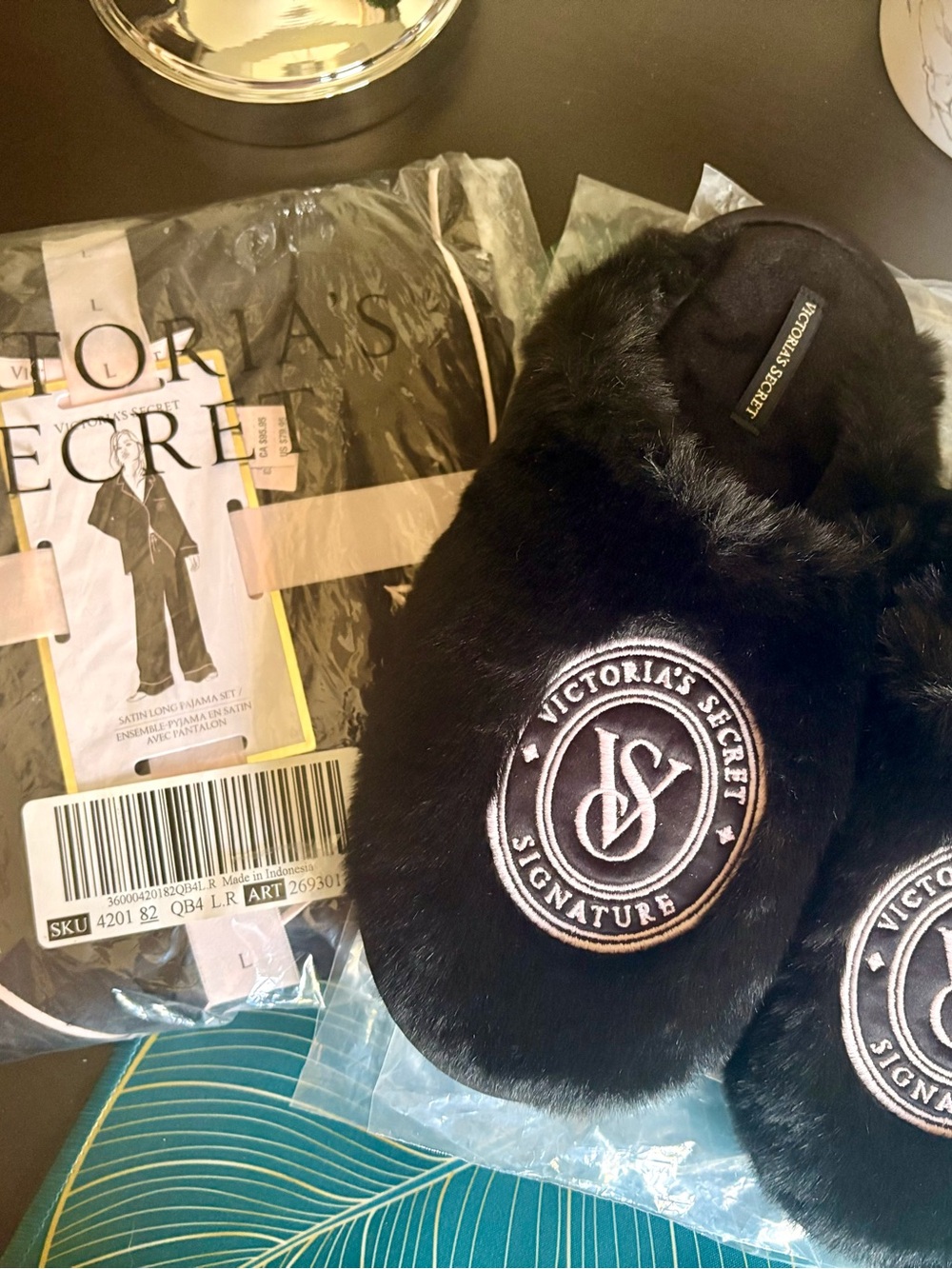 NEW! Victoria's Secret Black Pajama set and Faux-Fur Signature Slippers